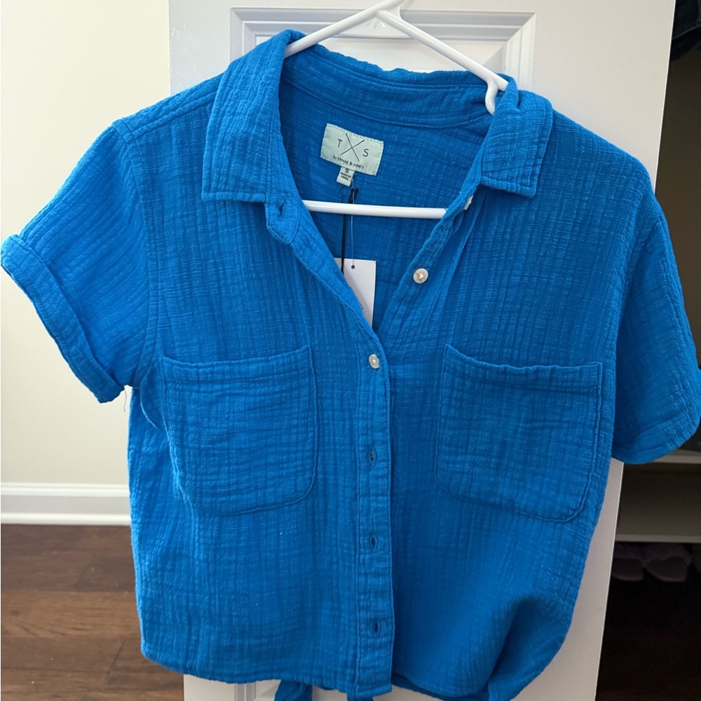 Thread & Supply Blue Button-Down Short Sleeve Shirt